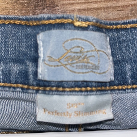 Knee Length Levi Shorts - Picture 3 of 3